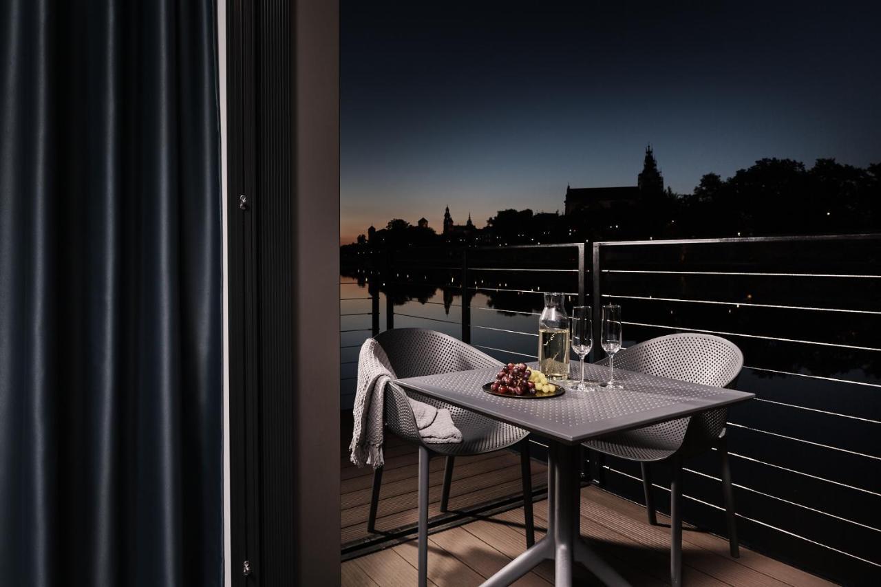 New Port - Premium Floating Aparthotel Красков Екстериор снимка