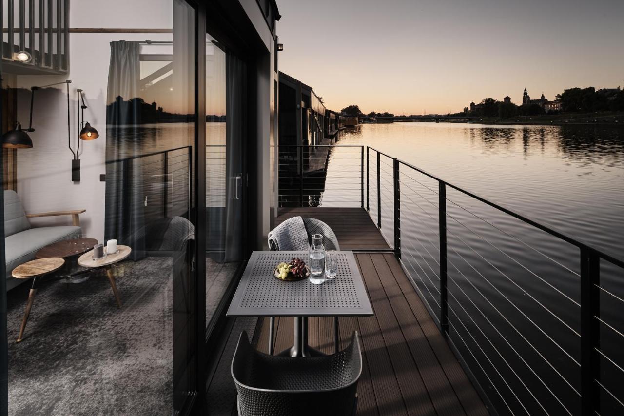 New Port - Premium Floating Aparthotel Красков Екстериор снимка