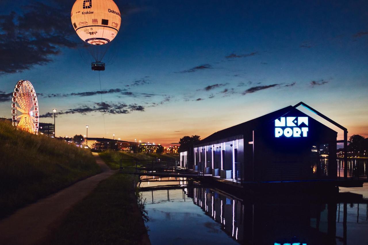 New Port - Premium Floating Aparthotel Красков Екстериор снимка
